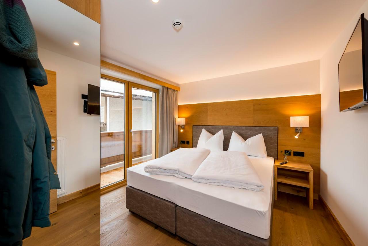Tiroler Weinstube Aparthotel Seefeld in Tirol Exterior photo