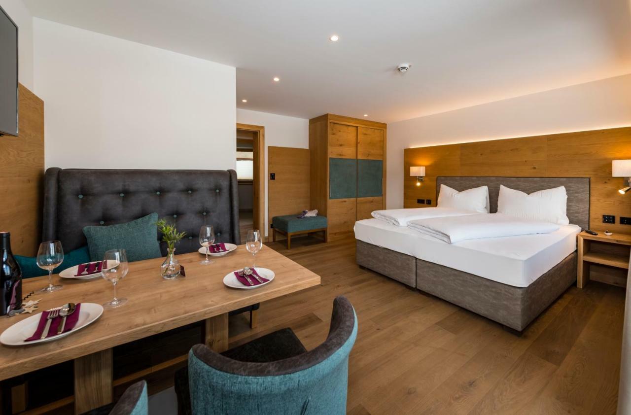 Tiroler Weinstube Aparthotel Seefeld in Tirol Exterior photo